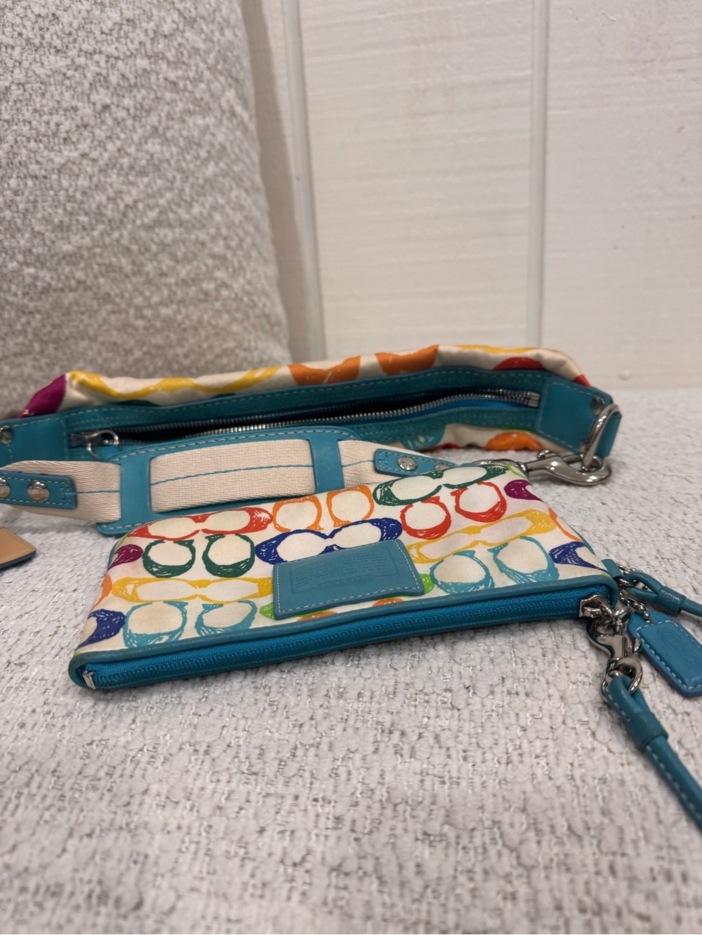 vintage Coach Hamptons Weekend Scribble Hobo Bag w/ matching wristlet - Picture 3 of 8